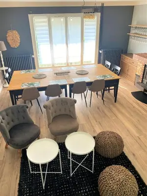 Coin salon dans l'établissement Le Jardin d'Ana et La Maison d'Elena 1,5km du Zoo