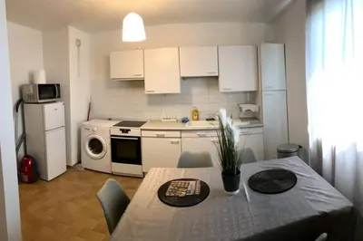 Cuisine ou kitchenette dans l'établissement Appart T2 spacieux proche Gare TGV