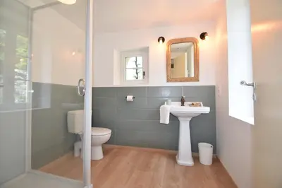 Salle de bains dans l'établissement Les Destinées