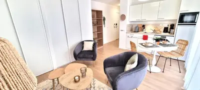 Cuisine ou kitchenette dans l'établissement Résidence Le Mans