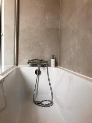 Salle de bains dans l'établissement Le Tanin -Appartement entier avec Balcon