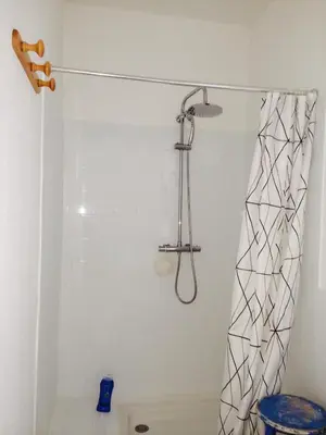 Salle de bains dans l'établissement Les Ancres