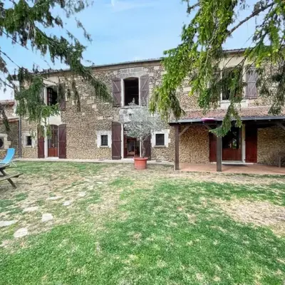 Maison charmante à Mouterre-Silly avec jardin privé