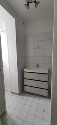Salle de bains dans l'établissement Appartement Jean Jaurès refait à neuf