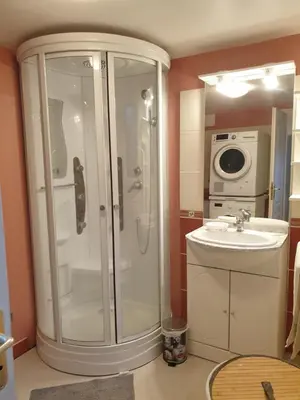 Salle de bains dans l'établissement La Maison des Remparts - Gite 3 etoiles pour 8 pers a Loches