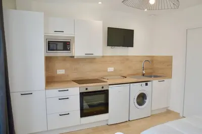 Cuisine ou kitchenette dans l'établissement Superbe studio idéalement situé !