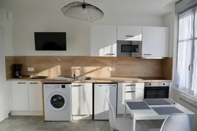 Cuisine ou kitchenette dans l'établissement Les forges 2 pièces RDC