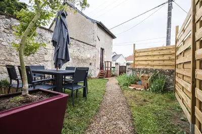 Jardin de l'établissement L'Atypique, charmante maison avec jardin clos