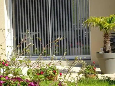 Jardin de l'établissement Charmant gîte cozy près du Mans avec jardin, terrasse, proche commodités et activités. - FR-1-410-336