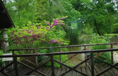 Jardin de l'établissement Maison d'hôtes Moulin du Bas Pesé