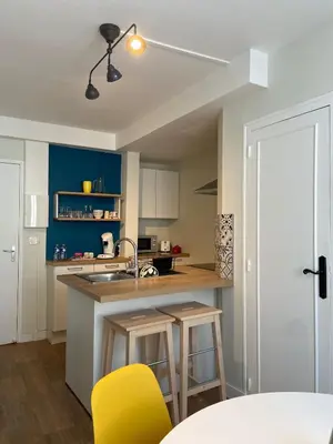 Cuisine ou kitchenette dans l'établissement Cosy T1 ! Proche commerces et axes routiers