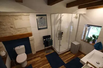 Salle de bains dans l'établissement Le Mas Pouantais