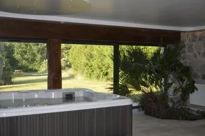 Jardin de l'établissement Appartements avec piscine