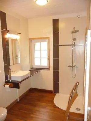 Salle de bains dans l'établissement La Cotinière