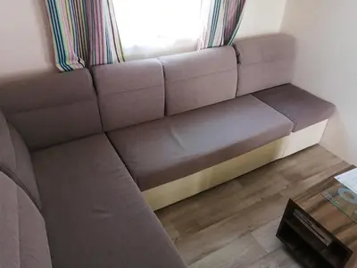 Coin salon dans l'établissement Bungalow cosy à Onzain avec terrasse & piscine partagée