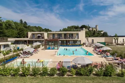 Piscine de l'établissement Résidence Goélia Le Clos Saint Michel ou située à proximité