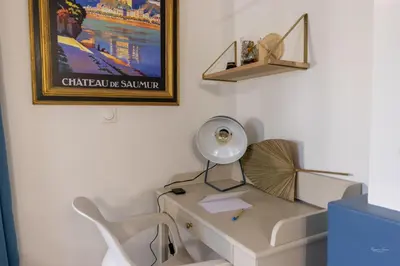 Coin salon dans l'établissement Chez Gaspéli