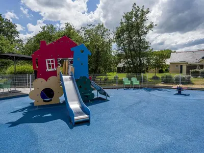 Aire de jeux pour enfants de l'établissement Holiday Home Cottage 5 Pers- by Interhome