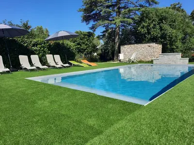 Piscine de l'établissement La Maison Genevier - Chambre Marguerite ou située à proximité