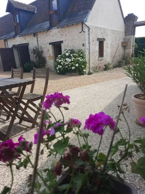 Jardin de l'établissement La Maison Genevier - Chambre Marguerite
