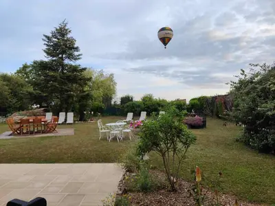 Jardin de l'établissement La Maison Genevier - Chambre Doréline