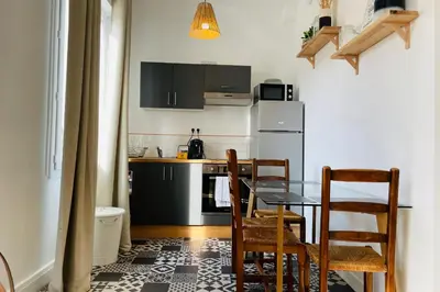 Cuisine ou kitchenette dans l'établissement The Timeless - Balzacien