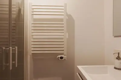 Salle de bains dans l'établissement La Belle Tourangelle#Rabelaisien Free parking