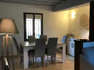 Cuisine ou kitchenette dans l'établissement Gîte Maison de Sophie