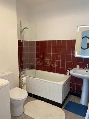 Salle de bains dans l'établissement Appartement entier en résidence centre ville
