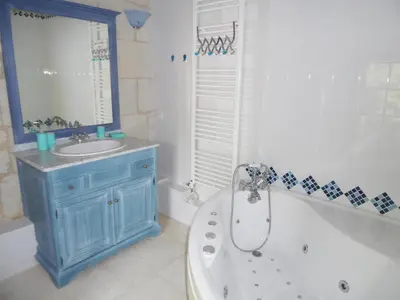 Salle de bains dans l'établissement LE COMPOSTELLE BATIMENT LA RENAISSANCE