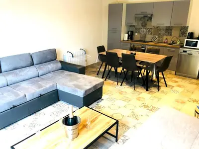 Plan de l'établissement Chalet authentique à Clermont-Créans avec piscine partagée