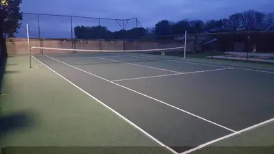 Tennis ou squash au sein de la maison de vacances ou à proximité