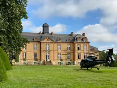 Jardin de l'établissement 24H LE MANS Château de Lauresse chambres d'hôtes Luxe, avec services