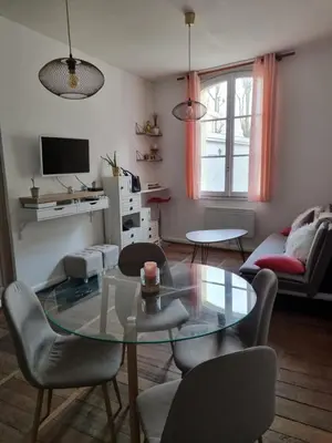 Cuisine ou kitchenette dans l'établissement Le murier ensoleillé