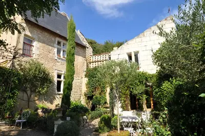 Jardin de l'établissement Le Carroy Brion