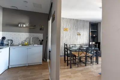 Cuisine ou kitchenette dans l'établissement L'appart K-ZA Wifi Fibre Checkin auto 6 pers
