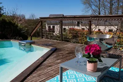Piscine de l'établissement Les Logis d Ussé ou située à proximité