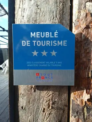 Certificat, récompense, panneau ou autre document affiché dans l'établissement Gite atypique calme en centre ville avec option spa