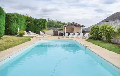 Piscine de l'établissement Altea ou située à proximité