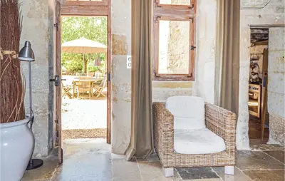 Salle de bains dans l'établissement 3 Bedroom Awesome Home In Cheille Bourg