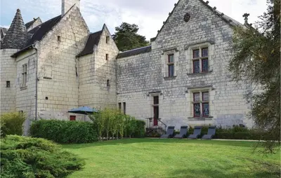 Jardin de l'établissement Gorgeous Home In Chinon With Wifi