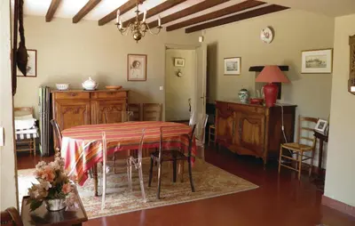 Plan de l'établissement 4 Bedroom Amazing Home In Bourgueil