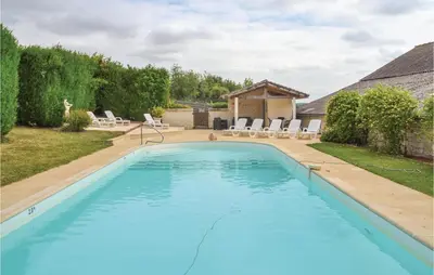 Piscine de l'établissement Murier ou située à proximité