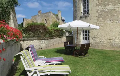 Jardin de l'établissement 2 Bedroom Stunning Home In Chinon