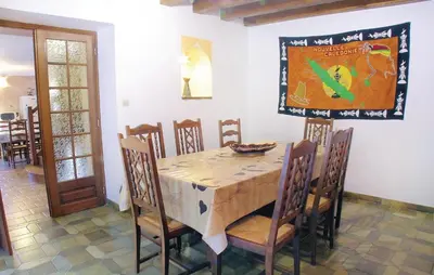 Plan de l'établissement 5 Bedroom Awesome Home In Louzy