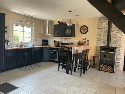 Cuisine ou kitchenette dans l'établissement La Musardière