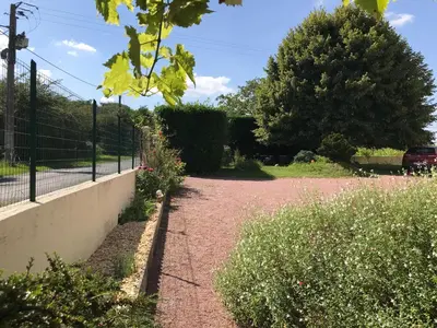 Jardin de l'établissement Gîte des Gâtines 3 étoiles