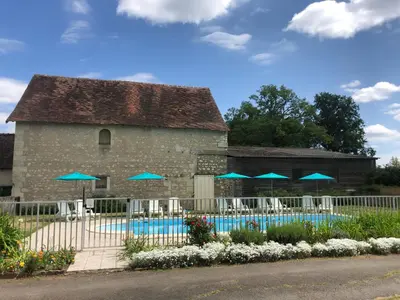 Piscine de l'établissement Les Vieux Chênes ou située à proximité