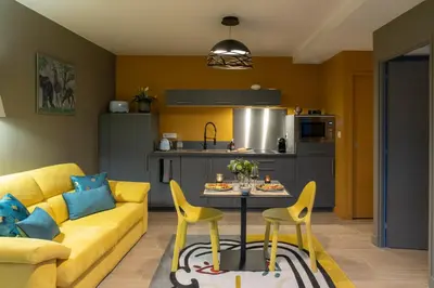 Cuisine ou kitchenette dans l'établissement Villa Seyal - avec piscine - jacuzzi - sauna & climatisation