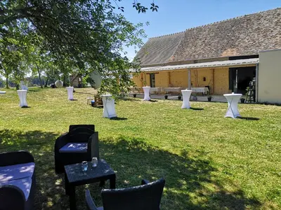Jardin de l'établissement Gite de la Gandonnière - Au pied du circuit des 24hr, pour 10 à 31 personnes